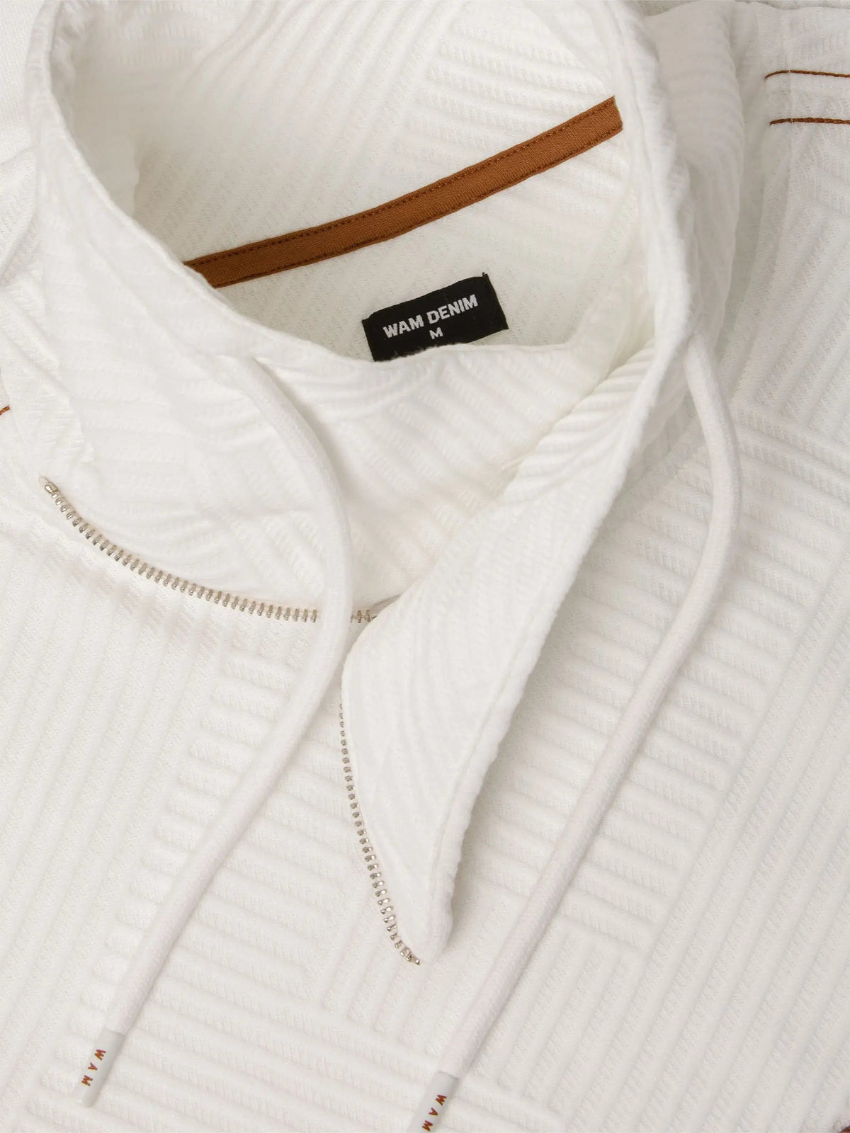 Close-up of white textured turtleneck sweatshirt with drawstrings and Wam Denim label – Wam Denim.