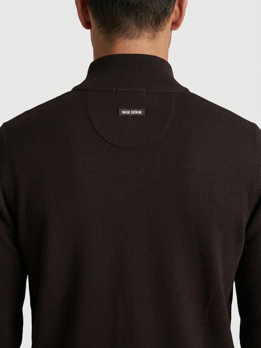 Pullover 76443 Mist Brown back collar and badge detail