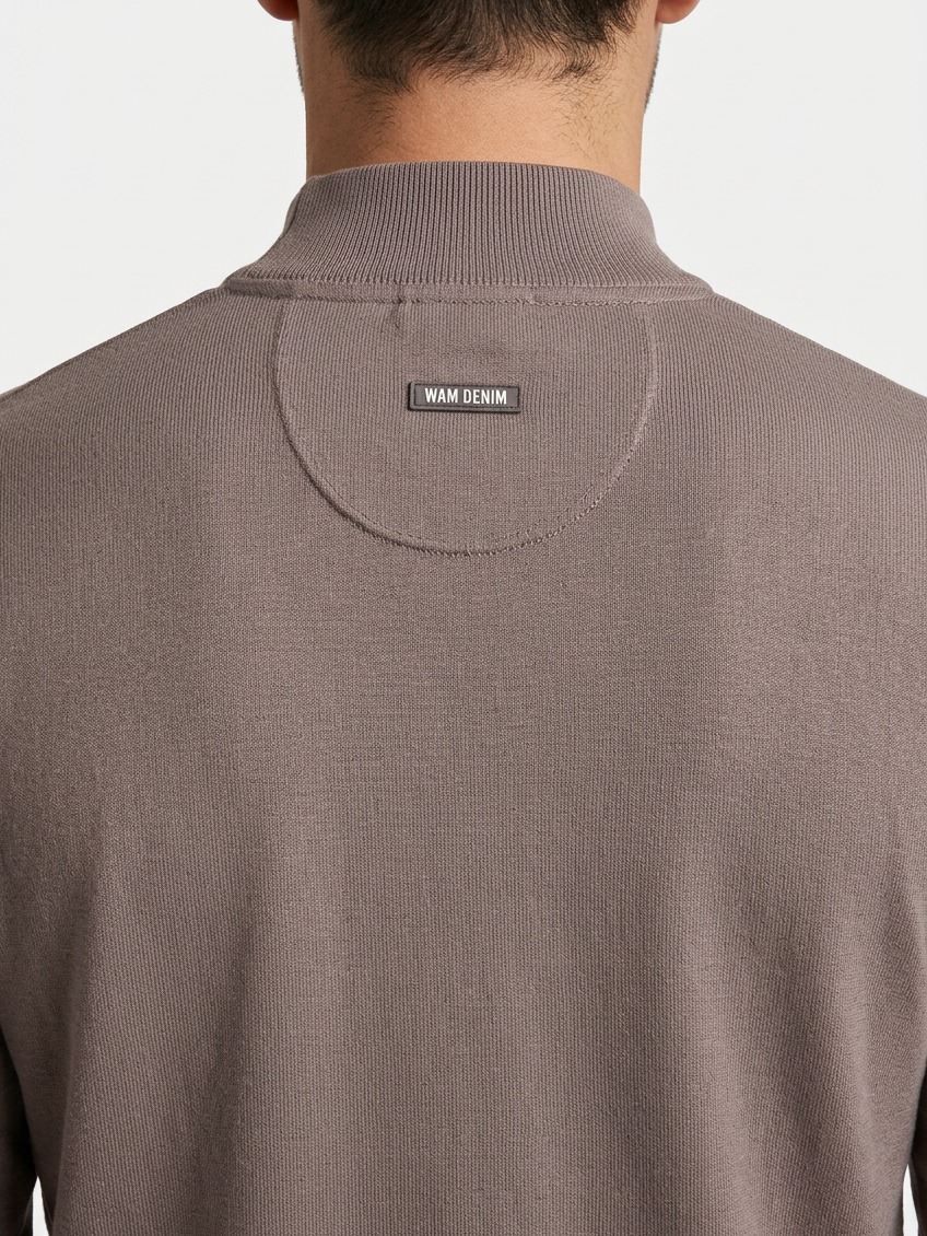 Pullover 76441 Lux Light Brown back collar and badge detail