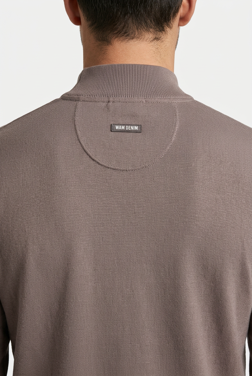 Pullover 76441 Lux Light Brown back collar and badge detail