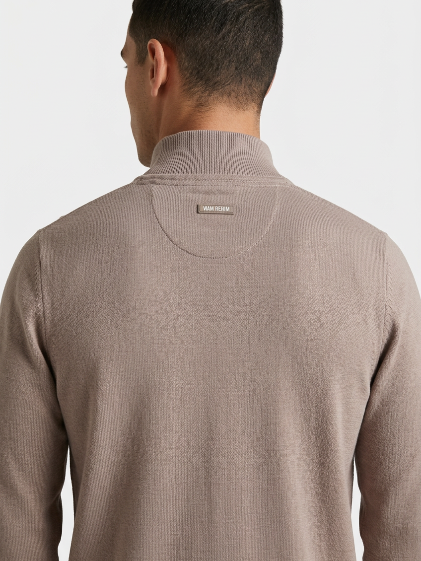 Pullover 76443 Mist Beige back collar and badge detail