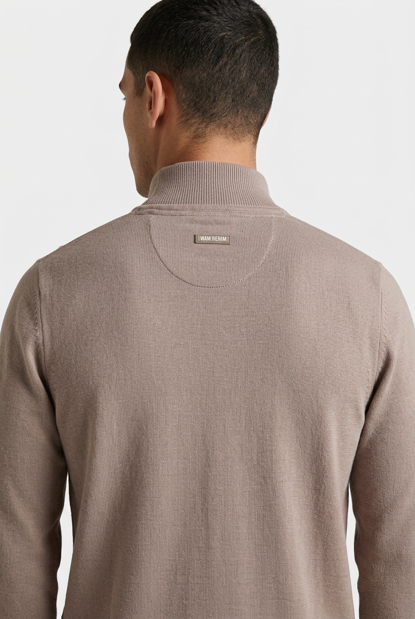 Pullover 76443 Mist Beige back collar and badge detail