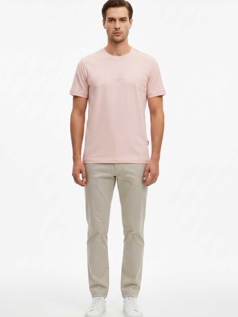 Wam Denim Cromer Light Pink T-shirt – model front view with size label