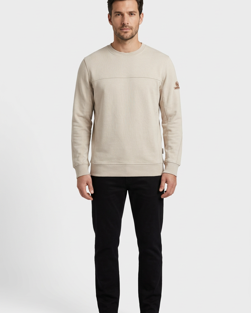 Onvik Beige sweater on model, front view