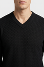 Pullover 76445 Forge Black V-neck detail