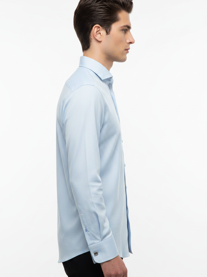 Side profile - collar and sleeve detail