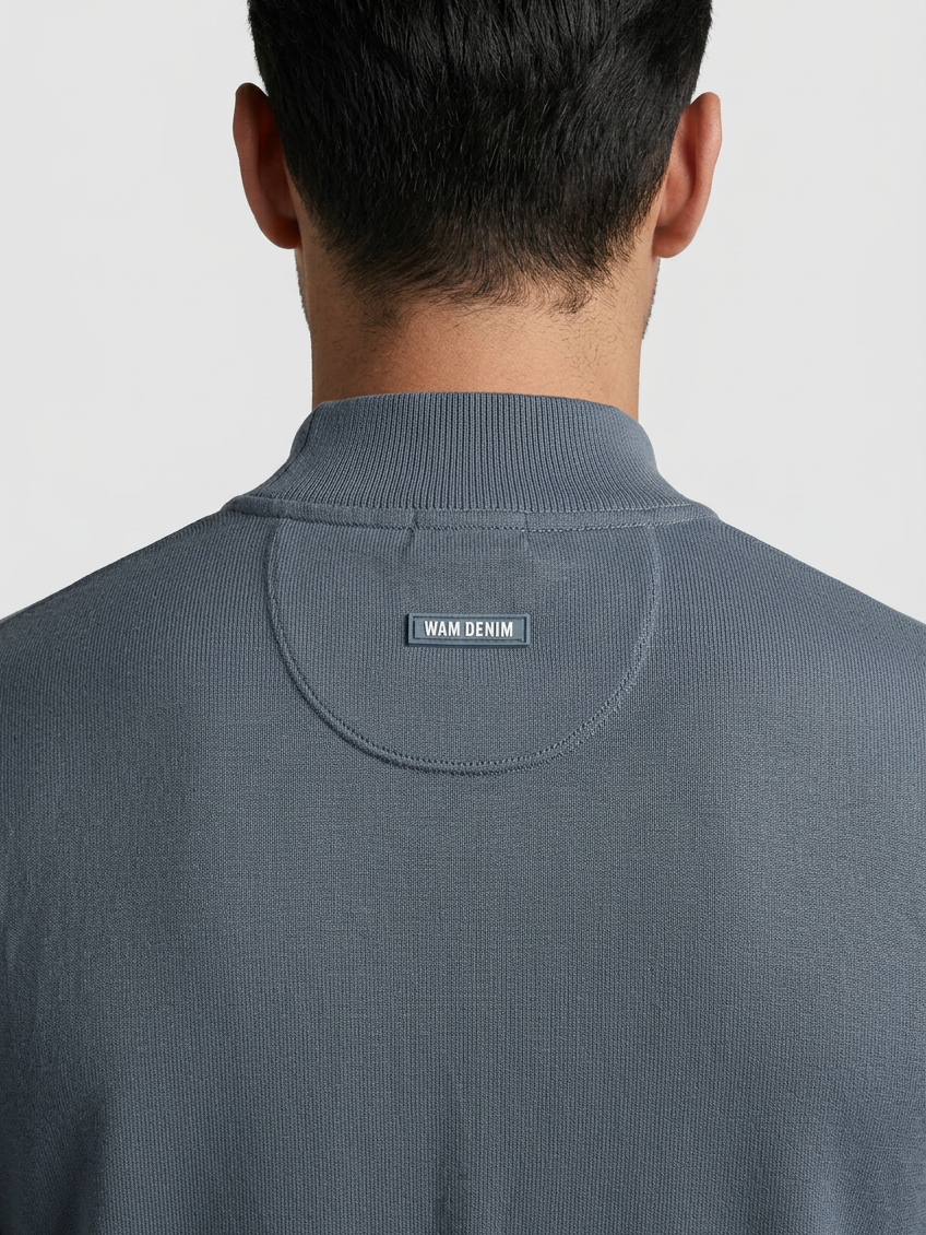 Pullover 76441 Lux Anthracite back collar and badge detail