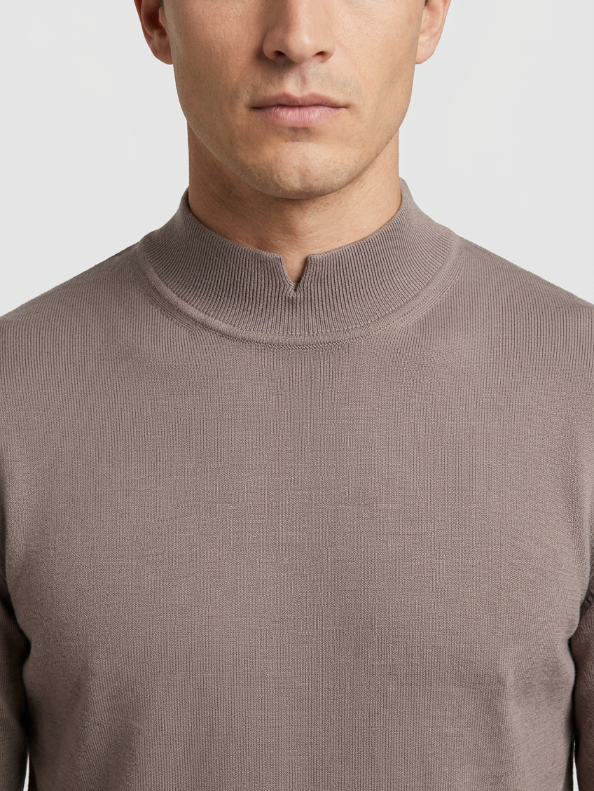 Pullover 76441 Lux Light Brown collar detail