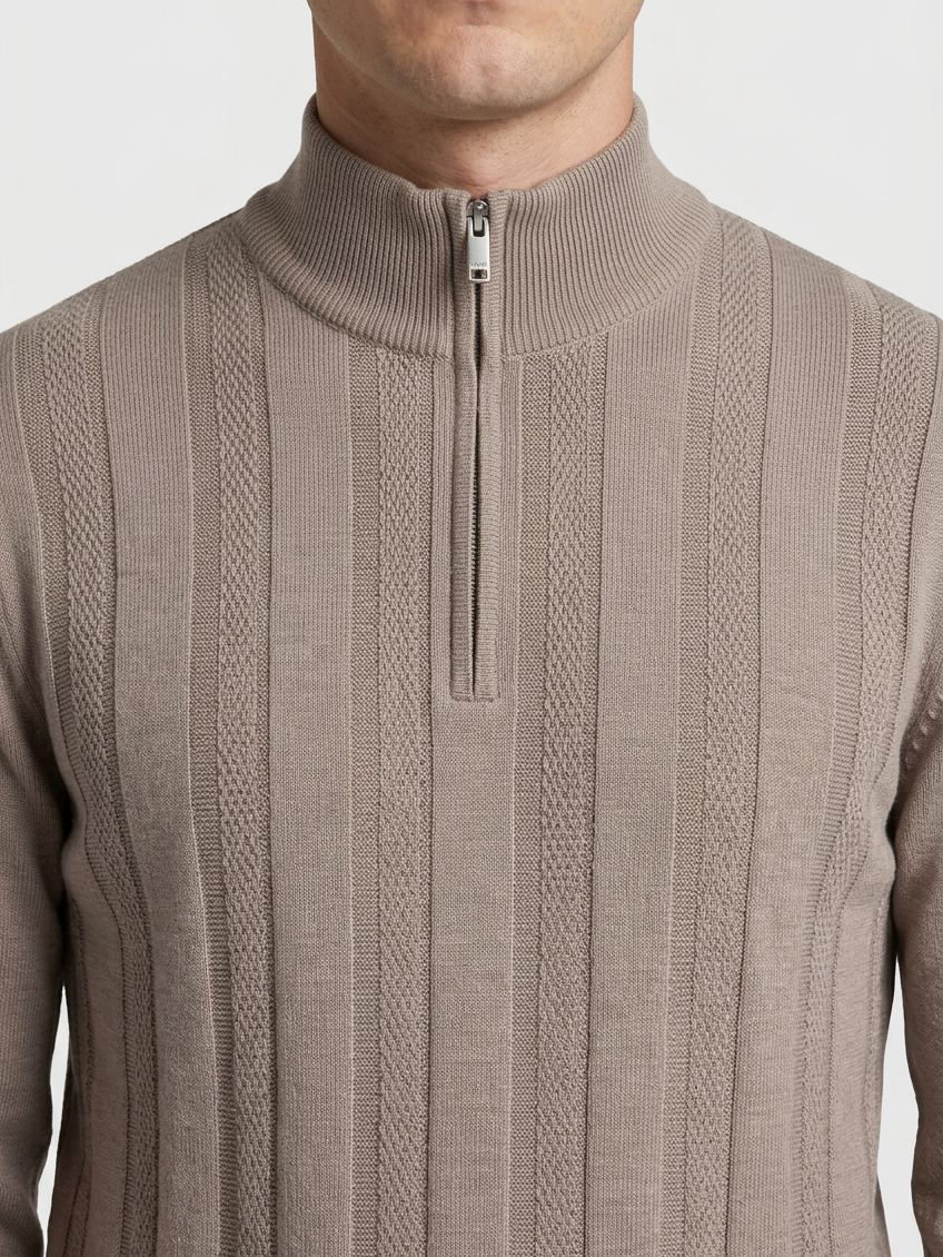 Pullover 76443 Mist Beige collar and zipper detail