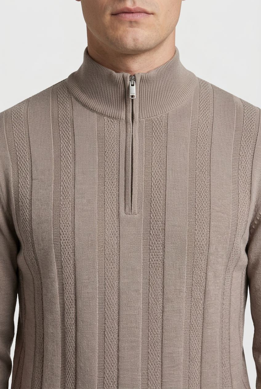 Pullover 76443 Mist Beige collar and zipper detail