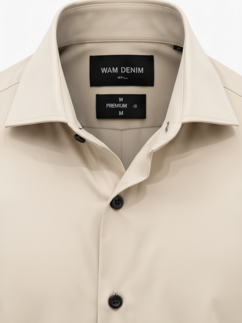 Wam Denim Brylor Beige Shirt – spread collar and dark brown button close-up