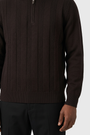 Pullover 76443 Mist Brown texture cuff and hem detail