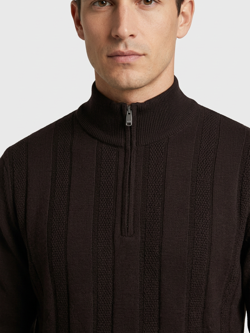 Pullover 76443 Mist Brown collar and zipper detail
